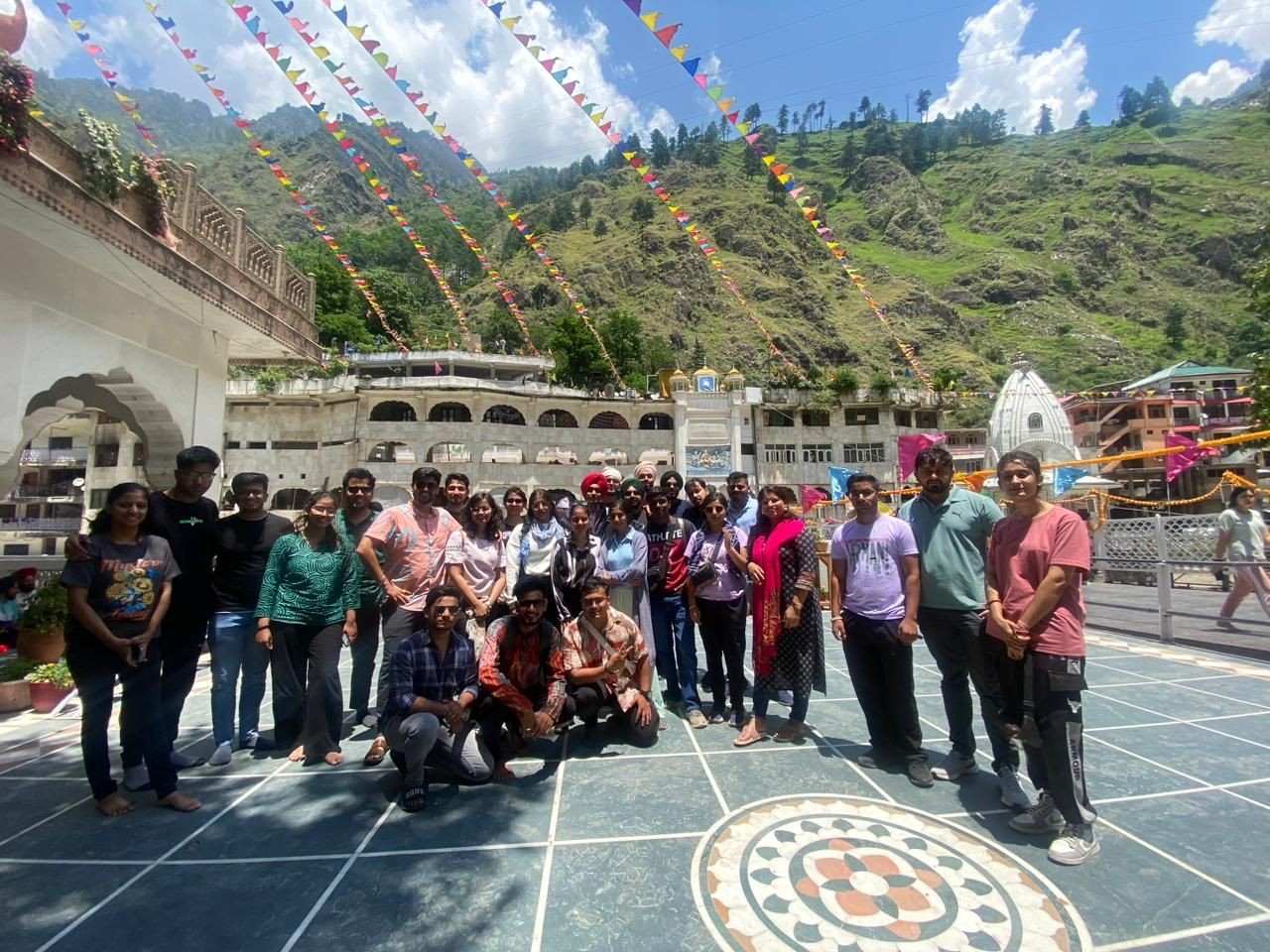 Manali Kasol group trip on manikaran saheb gurudwara kasol